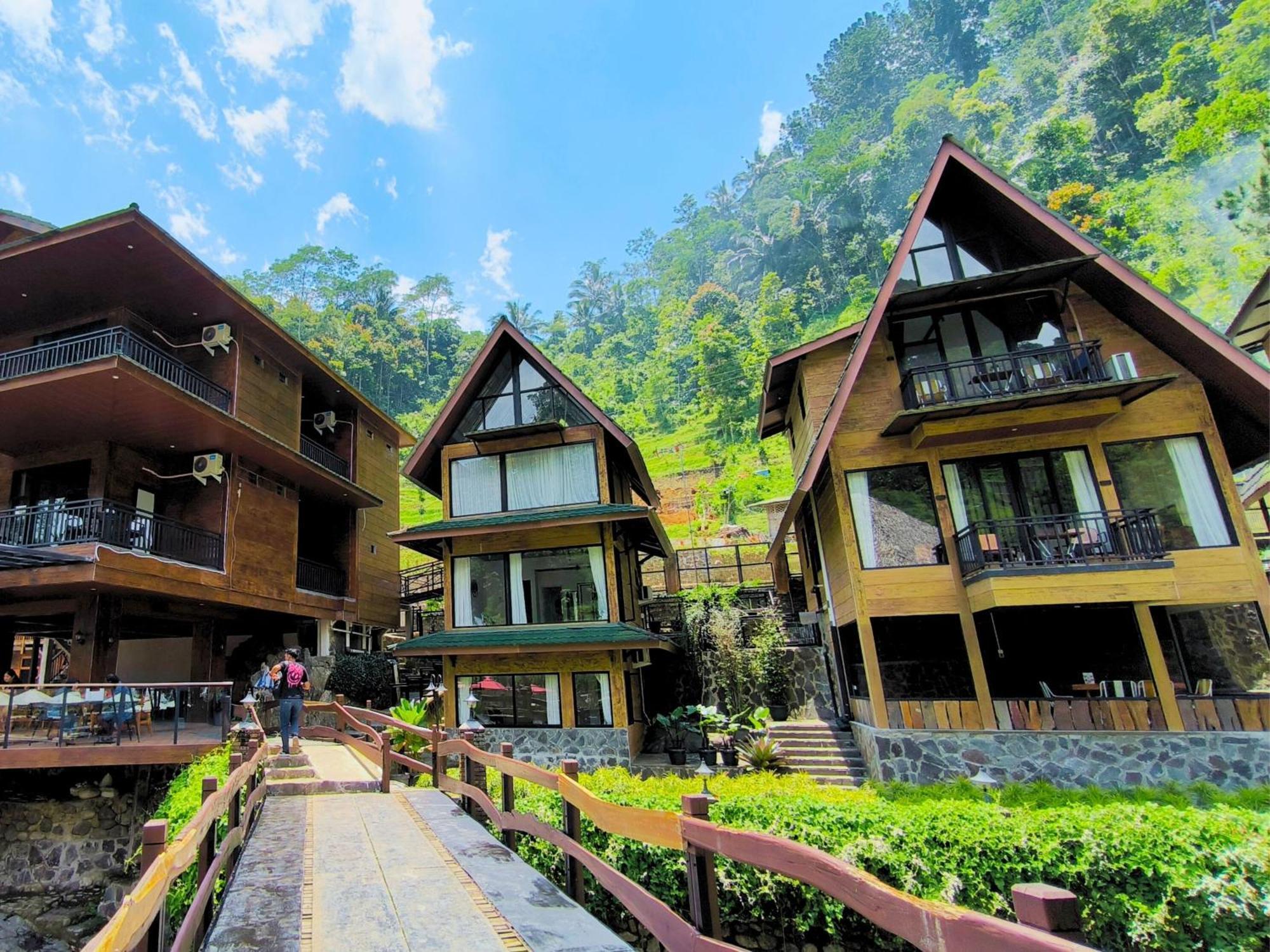 Bayan Village Baturraden Esterno foto