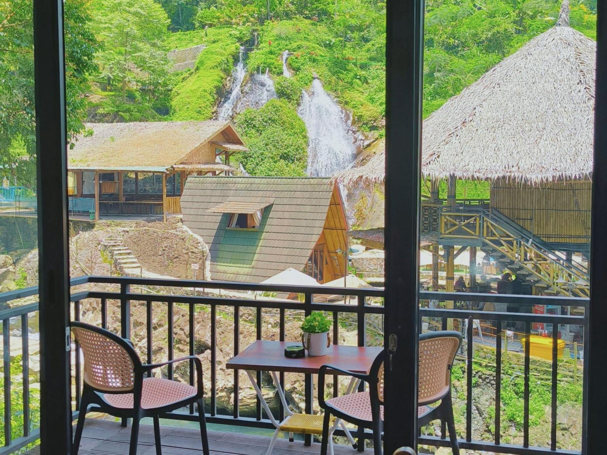 Bayan Village Baturraden Esterno foto